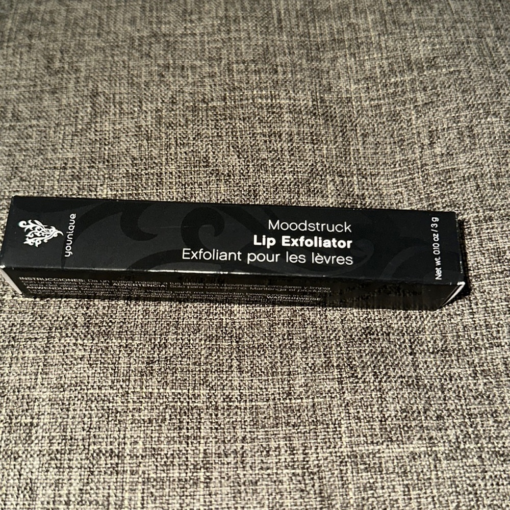 Younique lip exfoliator